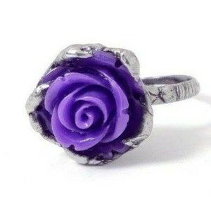 Purple rose ring